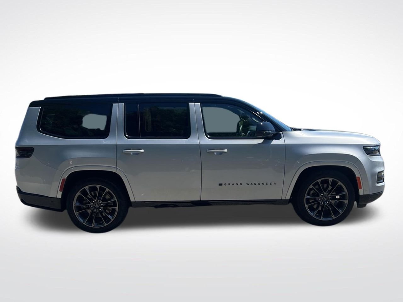 Used 2024 Silver Jeep Series III image 7