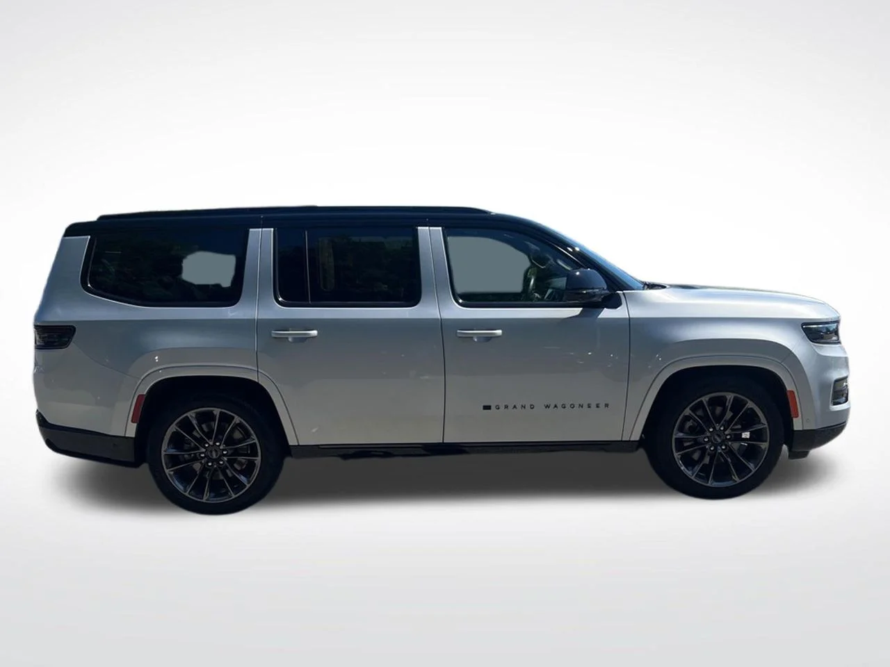 Used 2024 Silver Jeep Series III image 7