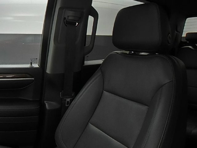 Used 2022 Red Chevrolet LT Trail Boss image 29