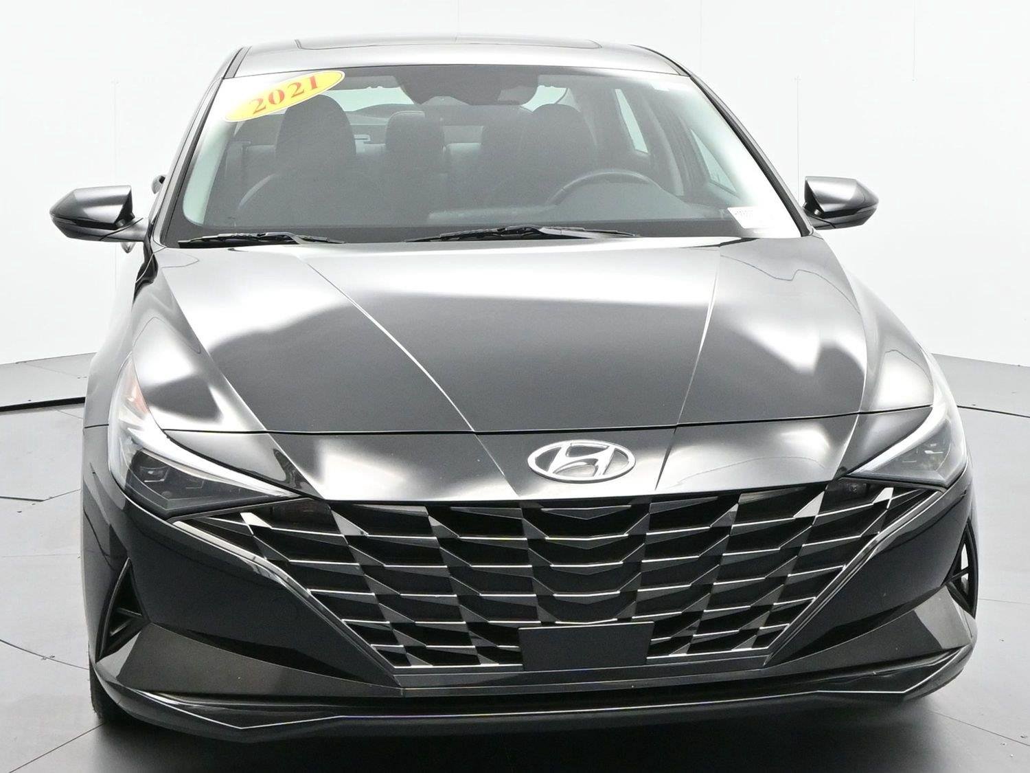 Used 2021 Phantom Black Hyundai Limited image 5