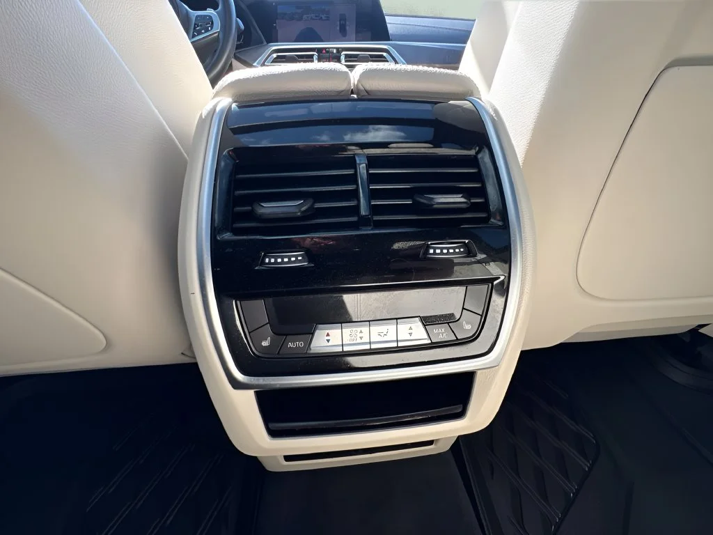 Used 2020 Blue BMW sDrive40i image 13