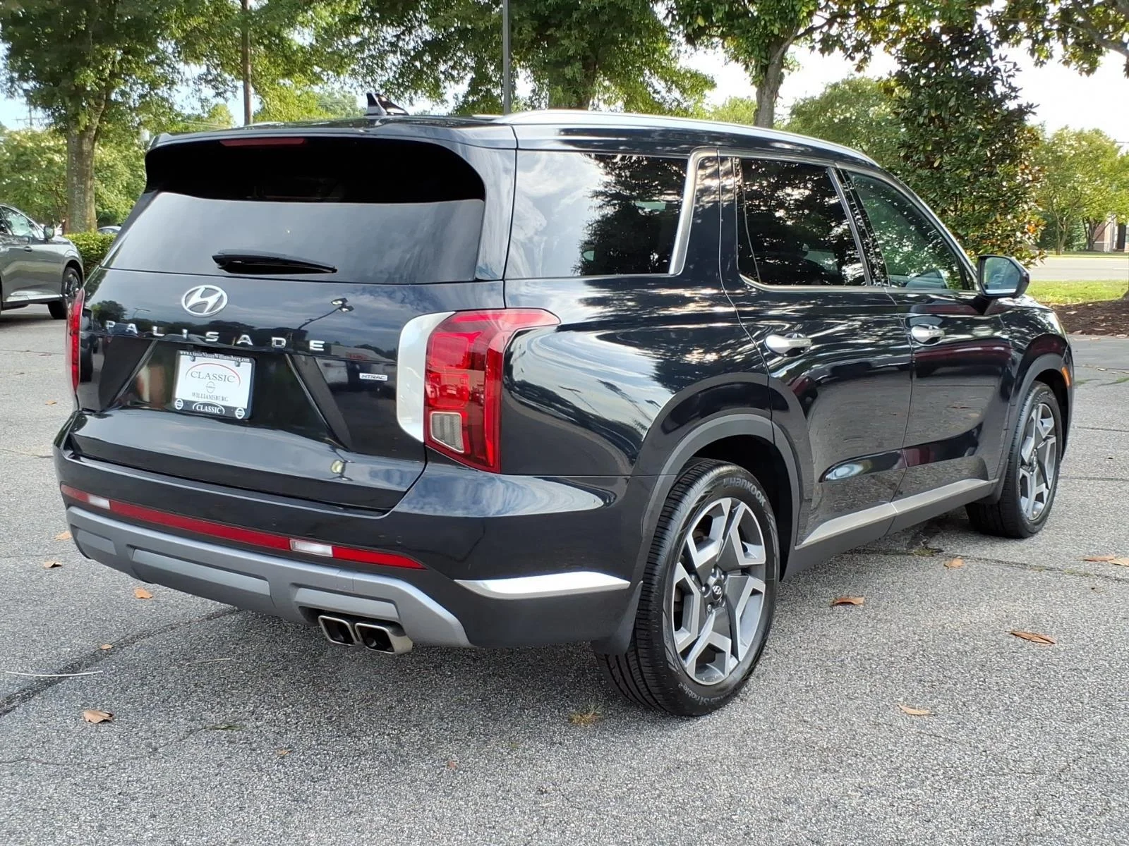 Used 2024 Moonlight Cloud Hyundai Limited image 7