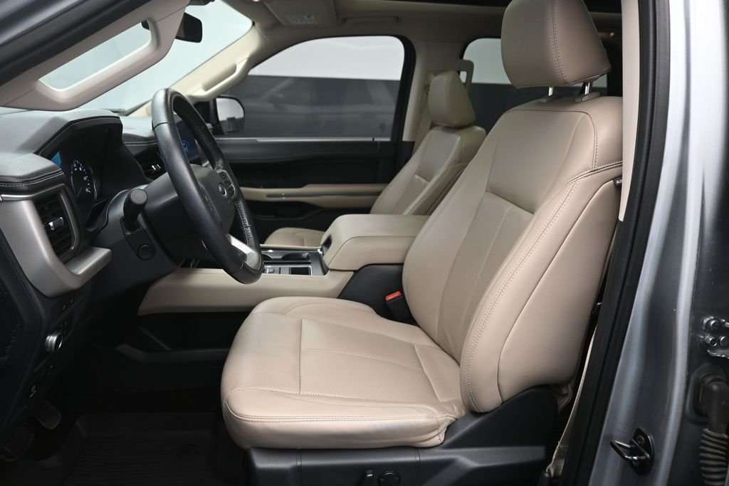 Used 2022 Silver Ford XLT image 18