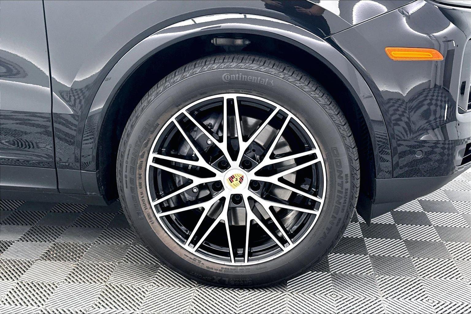 Used 2024 Chromite Black Metallic Porsche AWD image 31