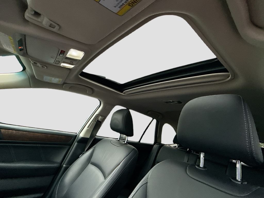 Used 2019 Ice Silver Metallic Subaru Limited image 23