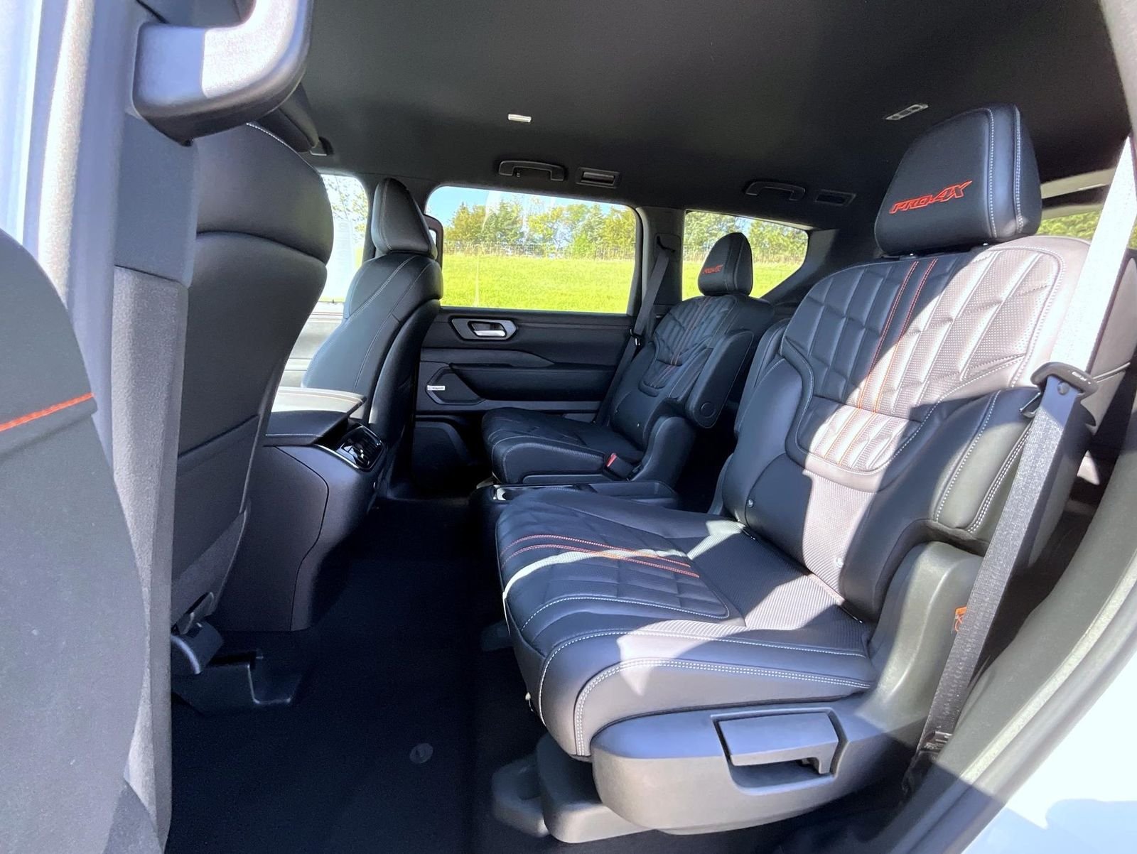 2026 Nissan Armada PRO-4X - Photo 11