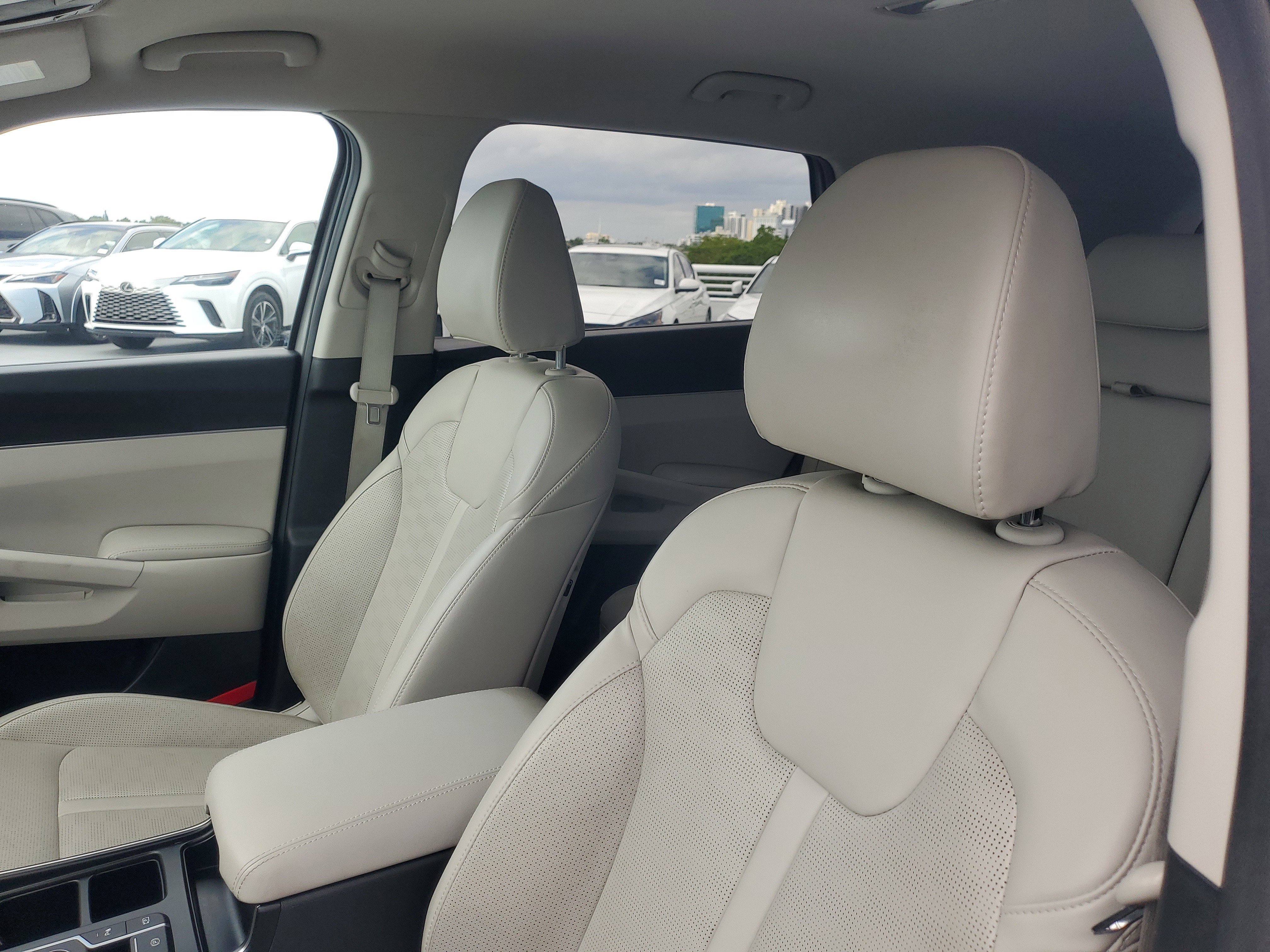 Used 2025 Wolf Gray Kia S image 17
