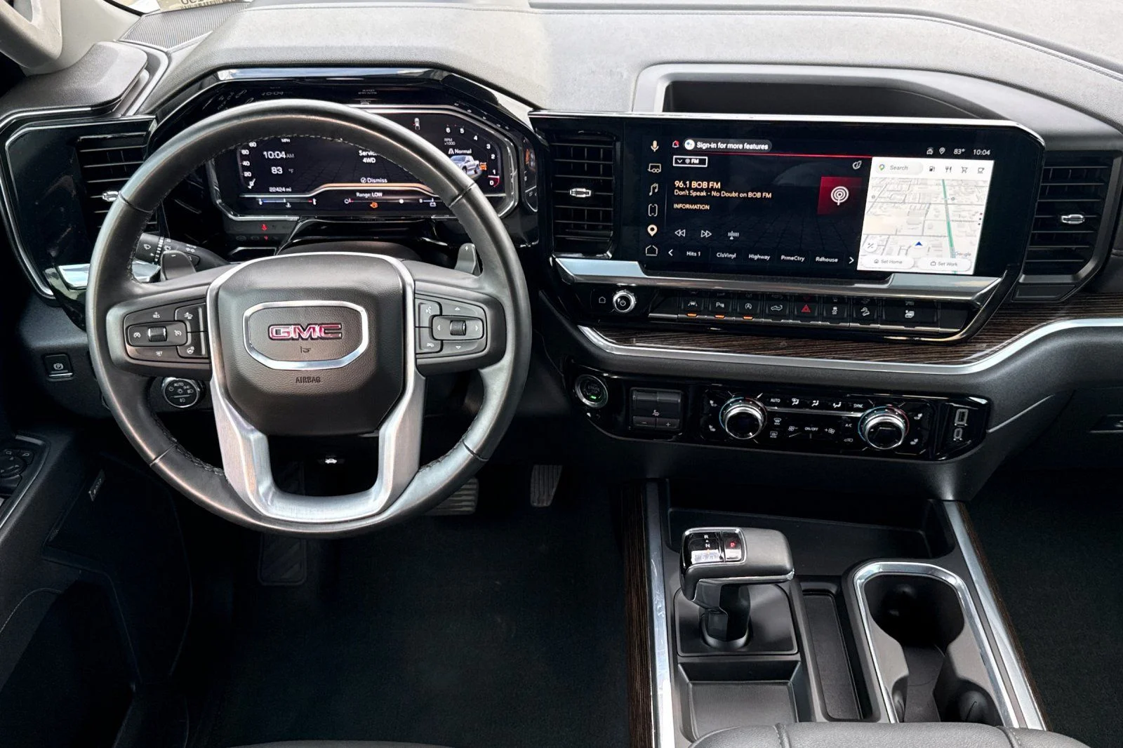 Used 2025  GMC Elevation image 13