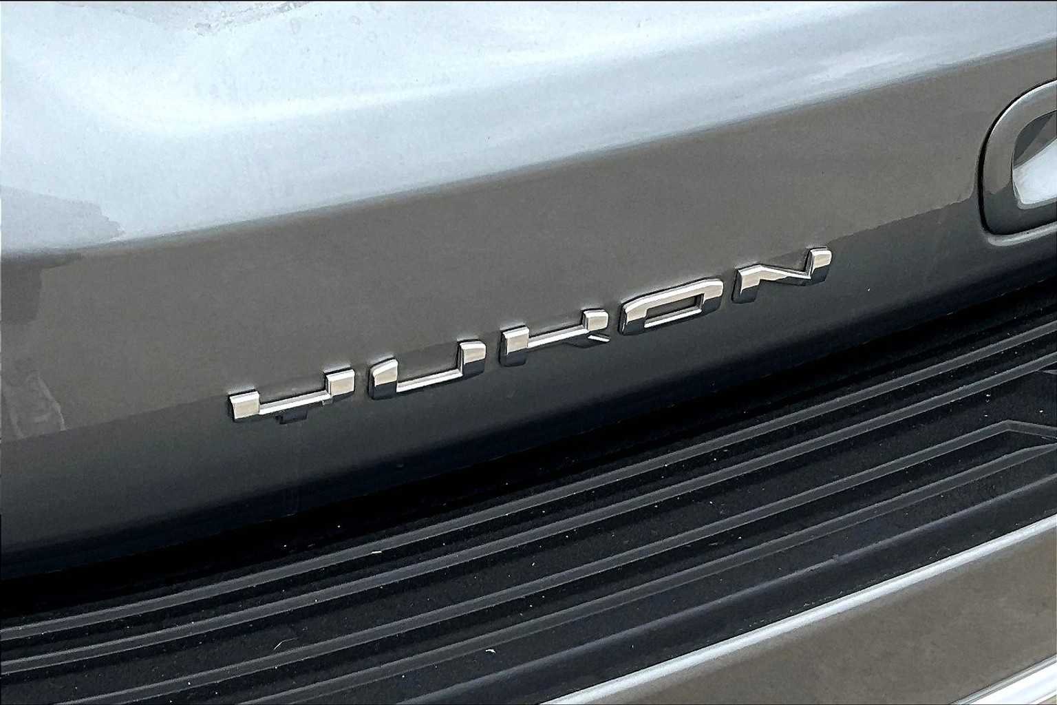 Used 2023 Sterling Metallic GMC SLT image 31