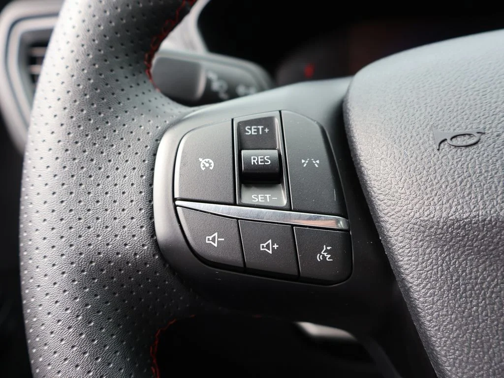 Used 2025 Gray Ford ST-Line image 26
