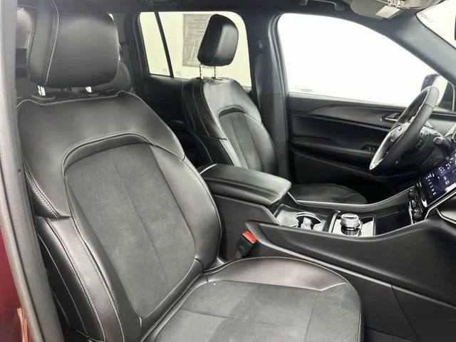 Used 2025 Red Jeep Altitude image 25