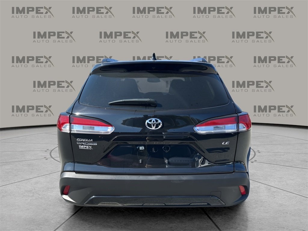 2024 Toyota Corolla Cross LE photo 4