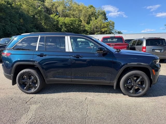 New 2027 Fathom Blue Pearl-Coat Paint Jeep Limited image 8