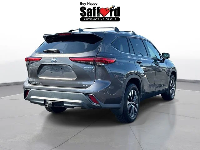 Used 2021 Gray Toyota XLE image 9