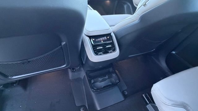 2026 Volvo XC90 Plus - Photo 8