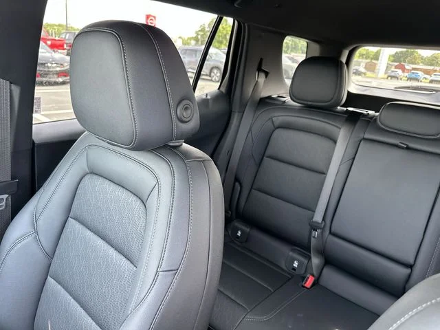 Used 2025 White Chevrolet LT image 12