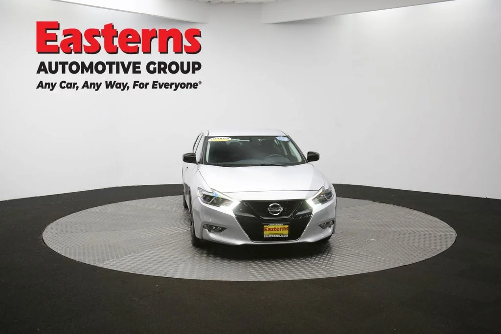 Used 2018 Silver Nissan 3.5 S image 51