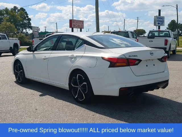Used 2024 White Nissan 2.5 SR image 11