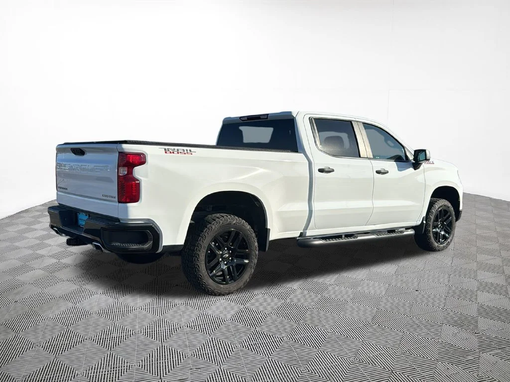 Used 2023 SUMMIT WHITE Chevrolet Custom Trail Boss image 9
