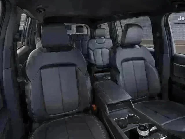 New 2026 Silver Zynith Exterior Paint Jeep Limited image 78