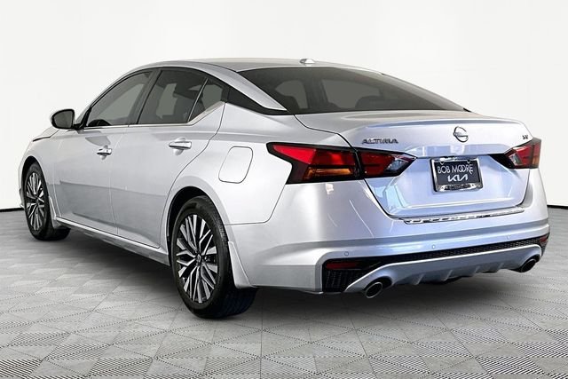 Used 2023 Silver Nissan 2.5 SV image 4