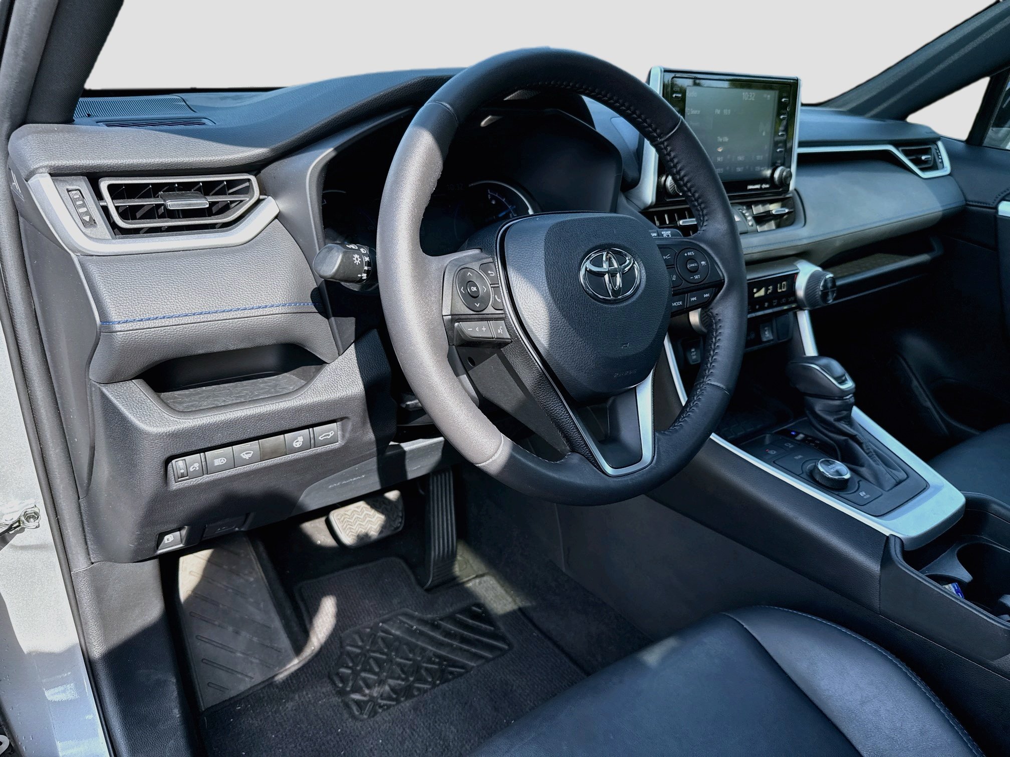 Used 2021 Silver Sky Metallic/Midnight Black Metallic Toyota Hybrid XSE image 9