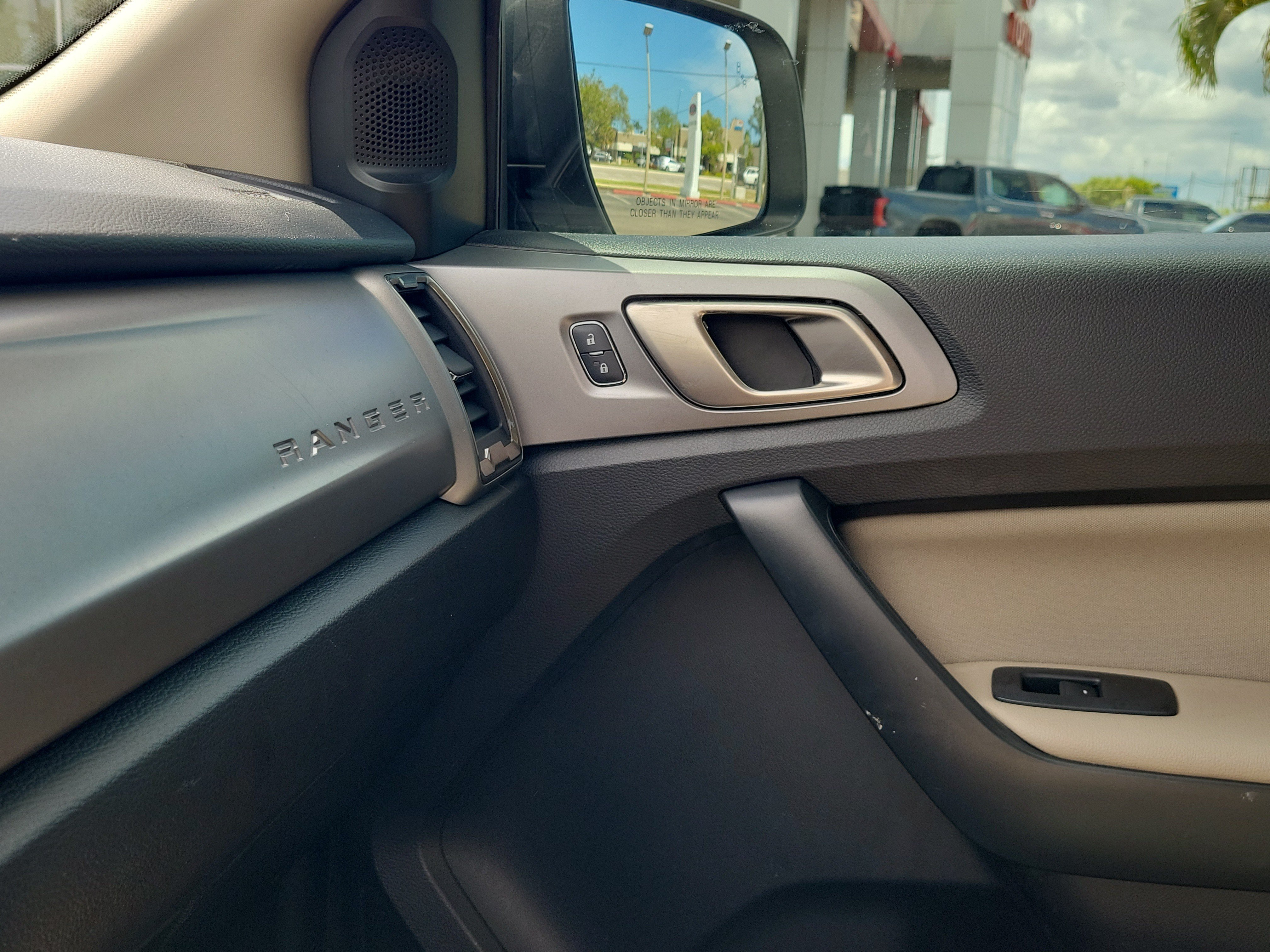 Used 2020 Oxford White Ford XLT image 28