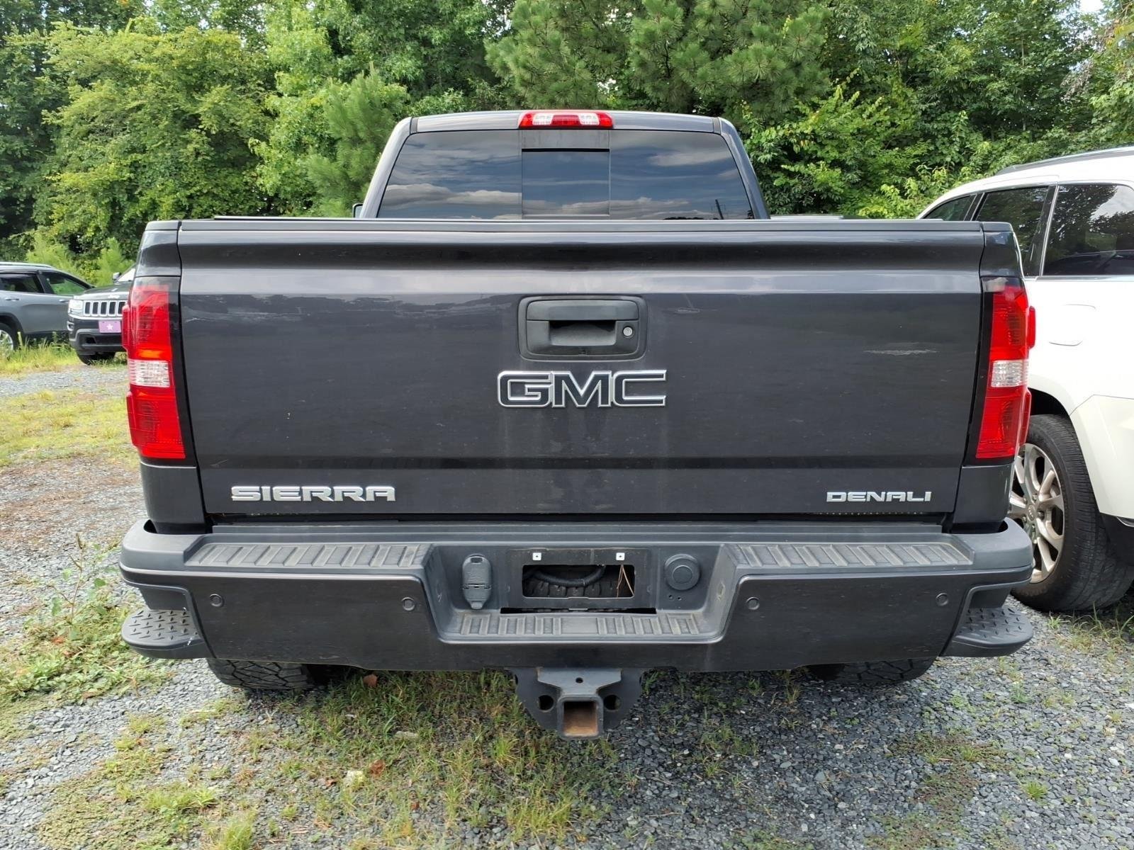 Used 2015 Iridium Metallic GMC Denali image 11
