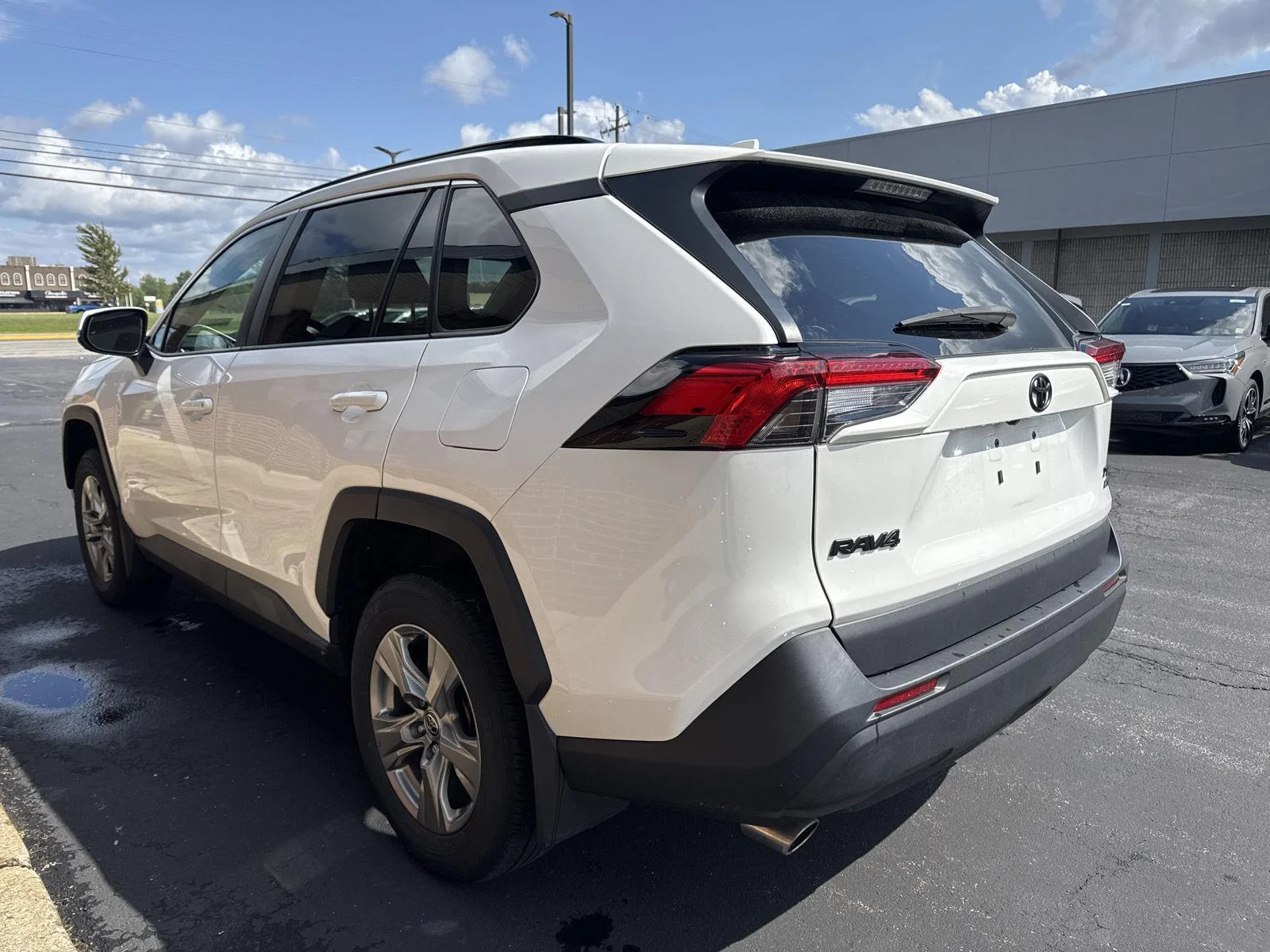 Used 2024 Ice Cap Toyota XLE image 4