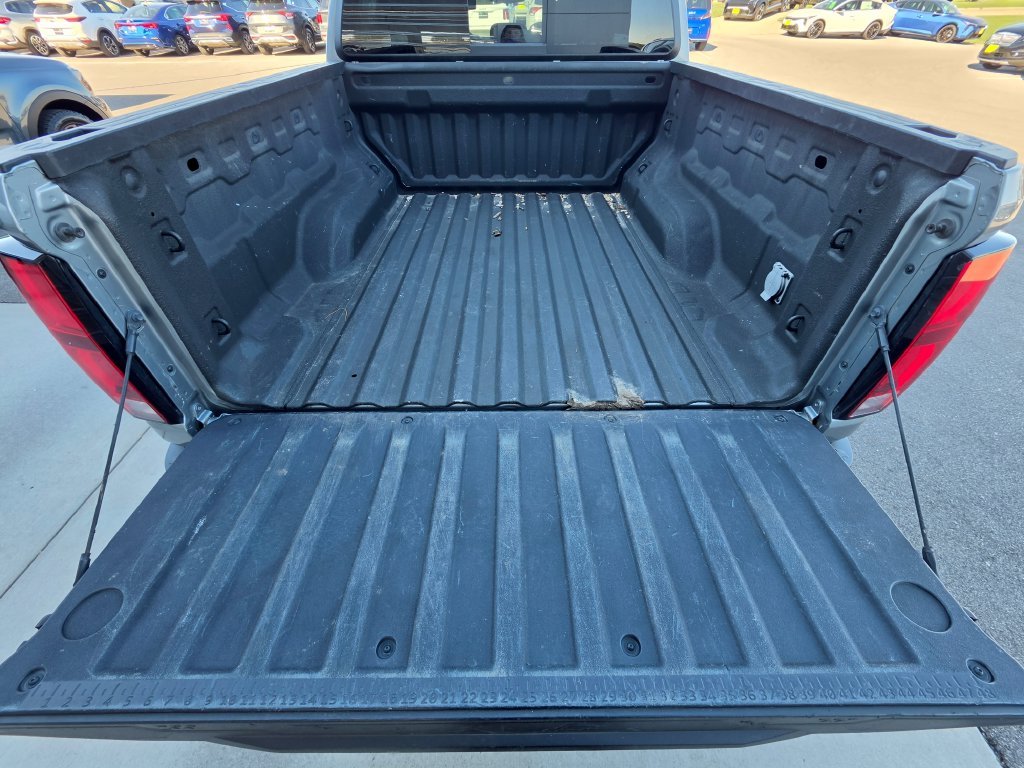 Used 2023 Gray Chevrolet Z71 image 38