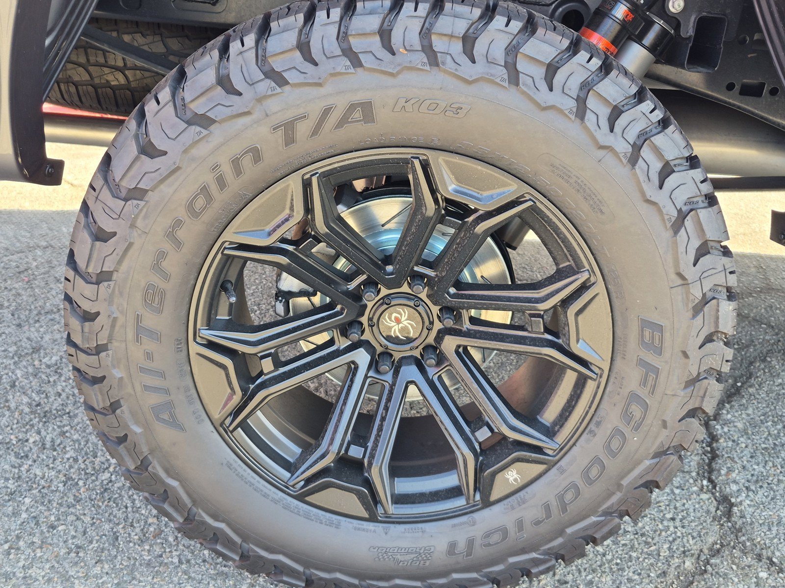 New 2026 Carbonized Gray Metallic Ford XL image 15
