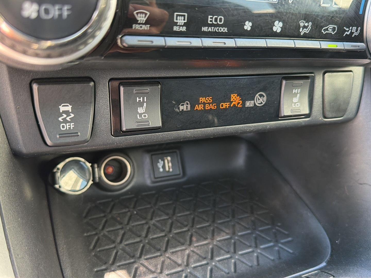 Used 2023 Silver Sky Metallic Toyota Hybrid XLE image 27