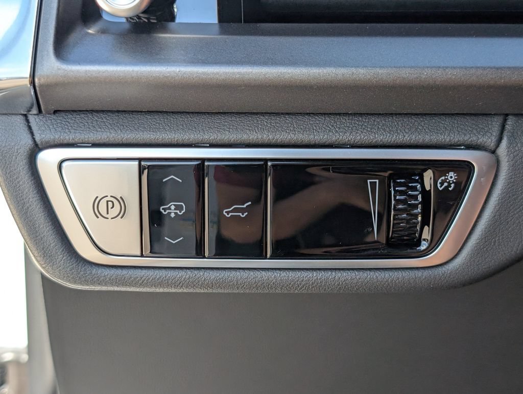 2027 Cadillac VISTIQ Platinum - Photo 30
