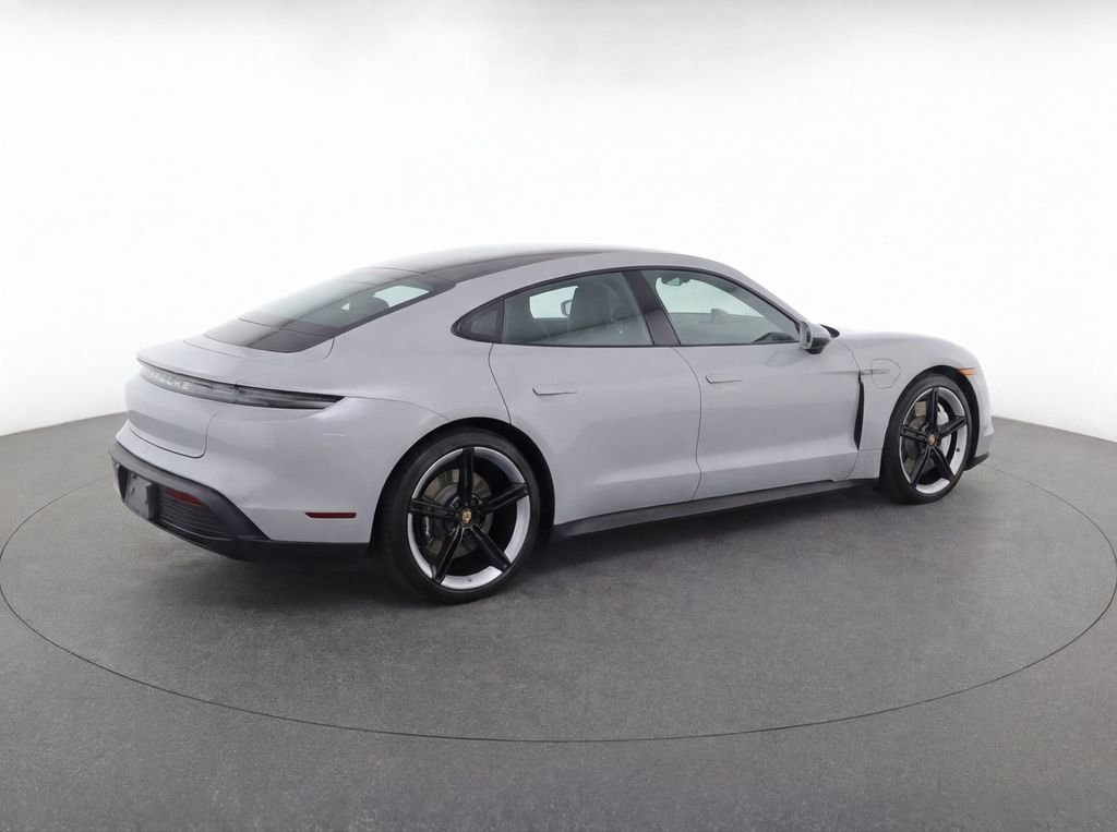 Used 2022 Coffee Beige Metallic Porsche 4S image 4