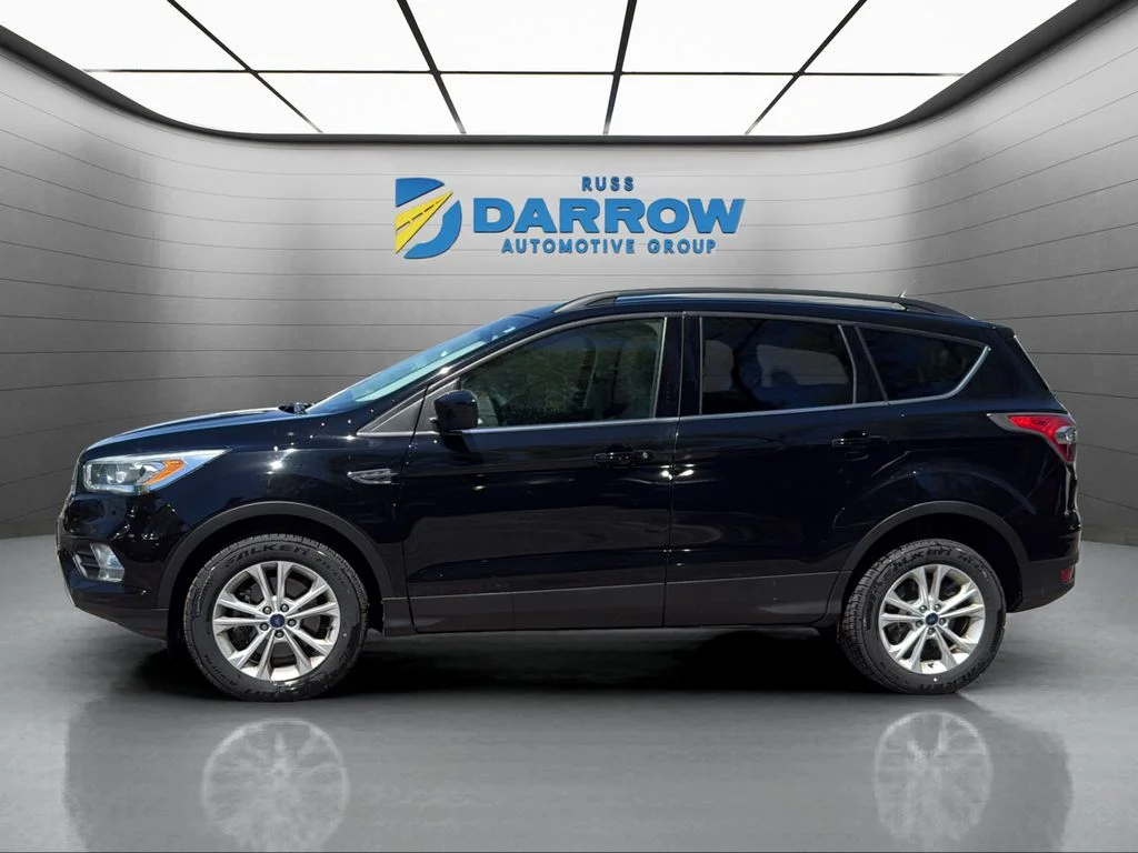 Used 2017 Ford Escape SE with VIN 1FMCU9GDXHUA10632 for sale in Greenfield, WI