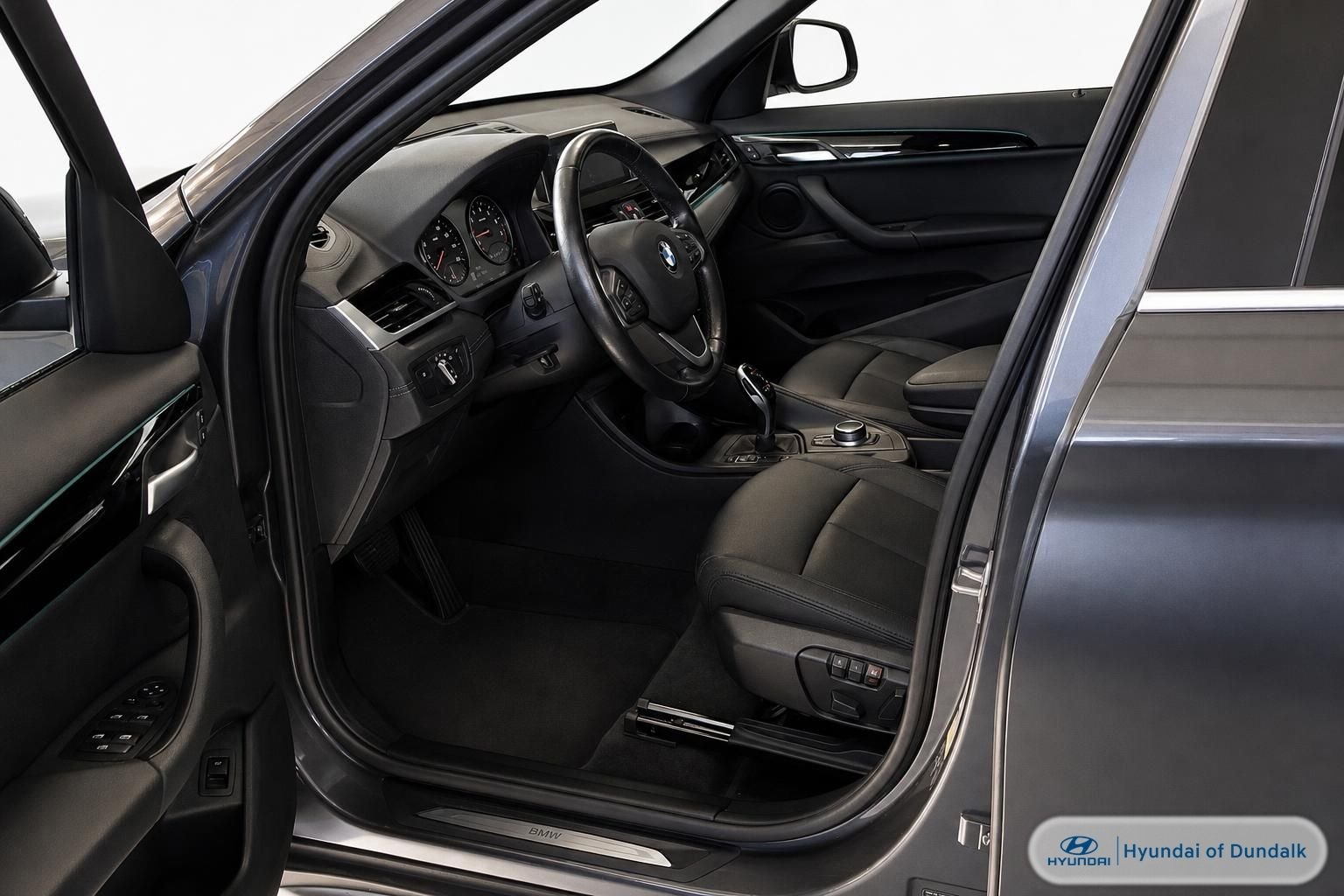 Used 2020 Gray BMW xDrive28i image 7
