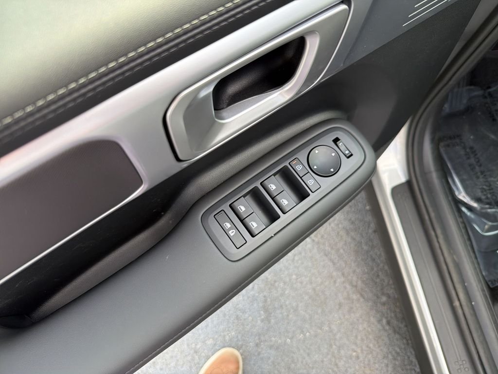 New 2026 Silver Hyundai SEL AWD image 15