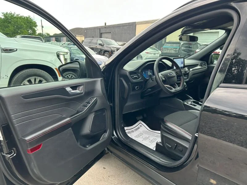 Used 2025 Black Ford ST-Line Sport Utility 4D image 38