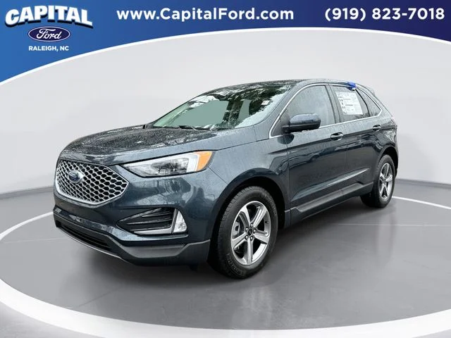 Used 2023 Blue Ford SEL image 1