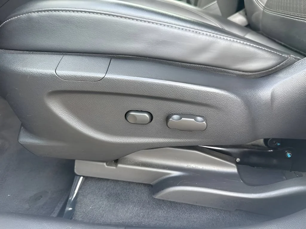 Used 2021 (Includes (MDP) Anthracite lower exterior accent color, Paint code W598F.) Buick Preferred image 10
