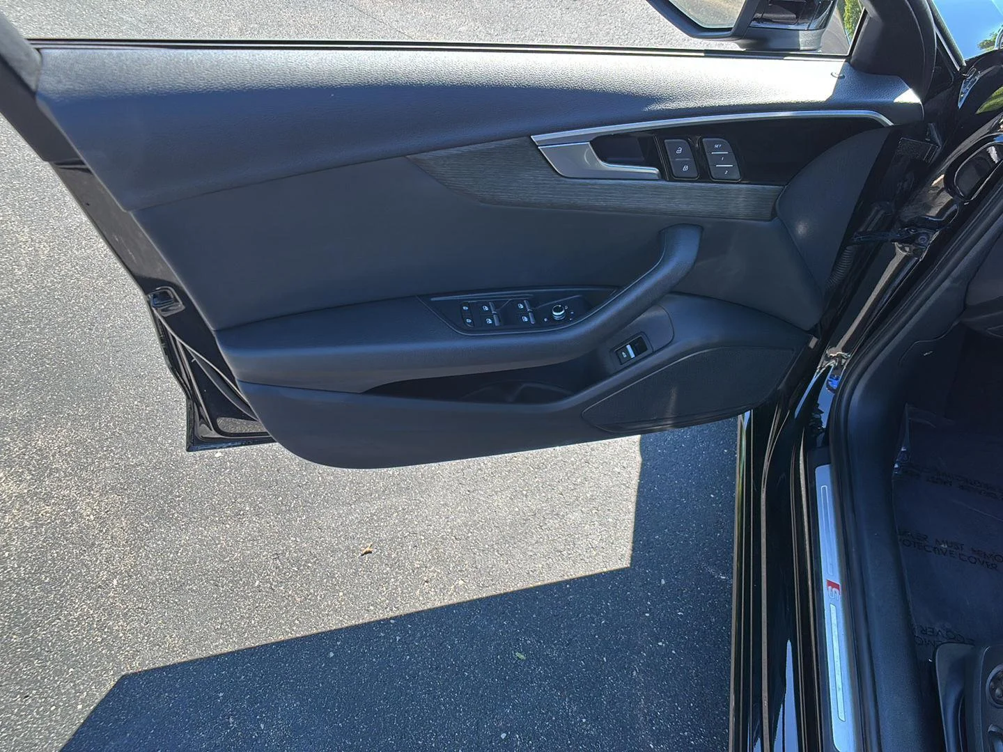 Used 2020 Mythos Black Metallic Audi Premium image 6