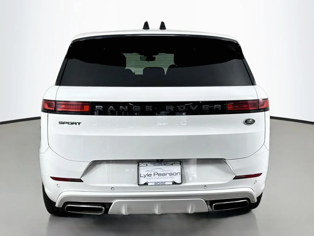 Certified Used 2023 Fuji White Land Rover SE Dynamic image 10