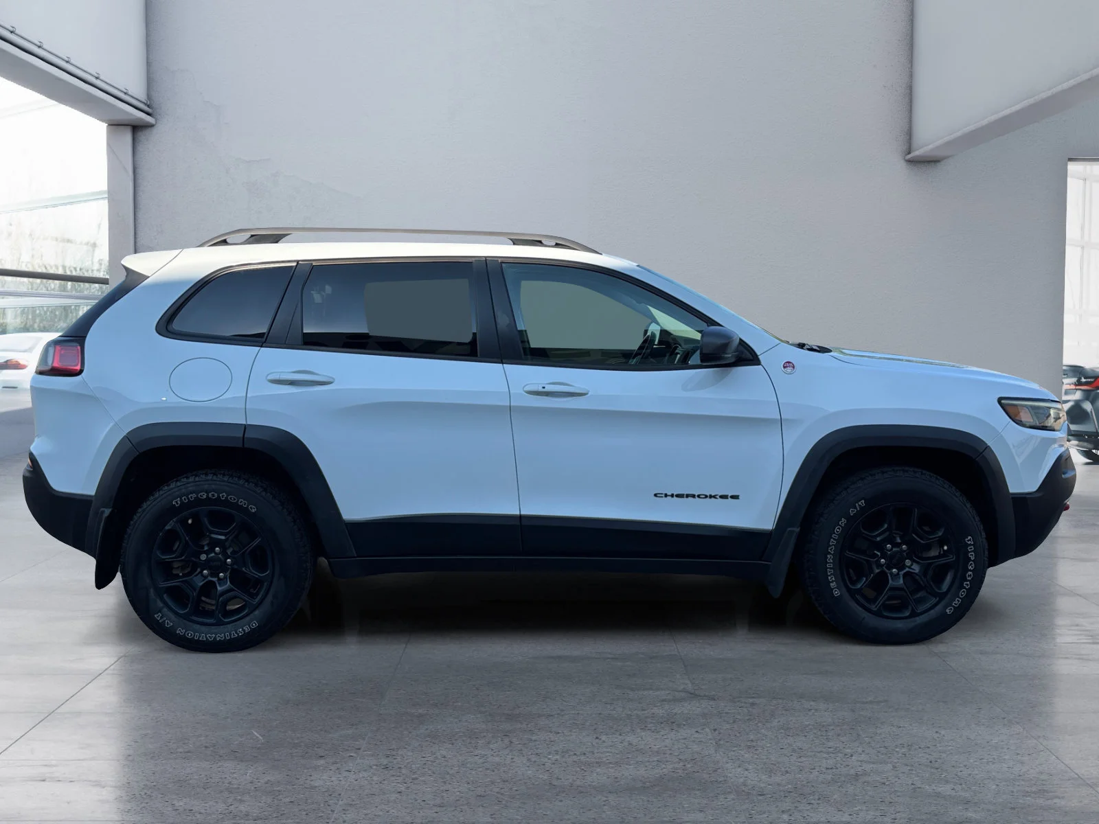 Used 2021 White Jeep Trailhawk image 6