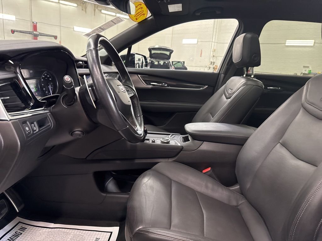 Used 2023 Black Cadillac Sport image 9