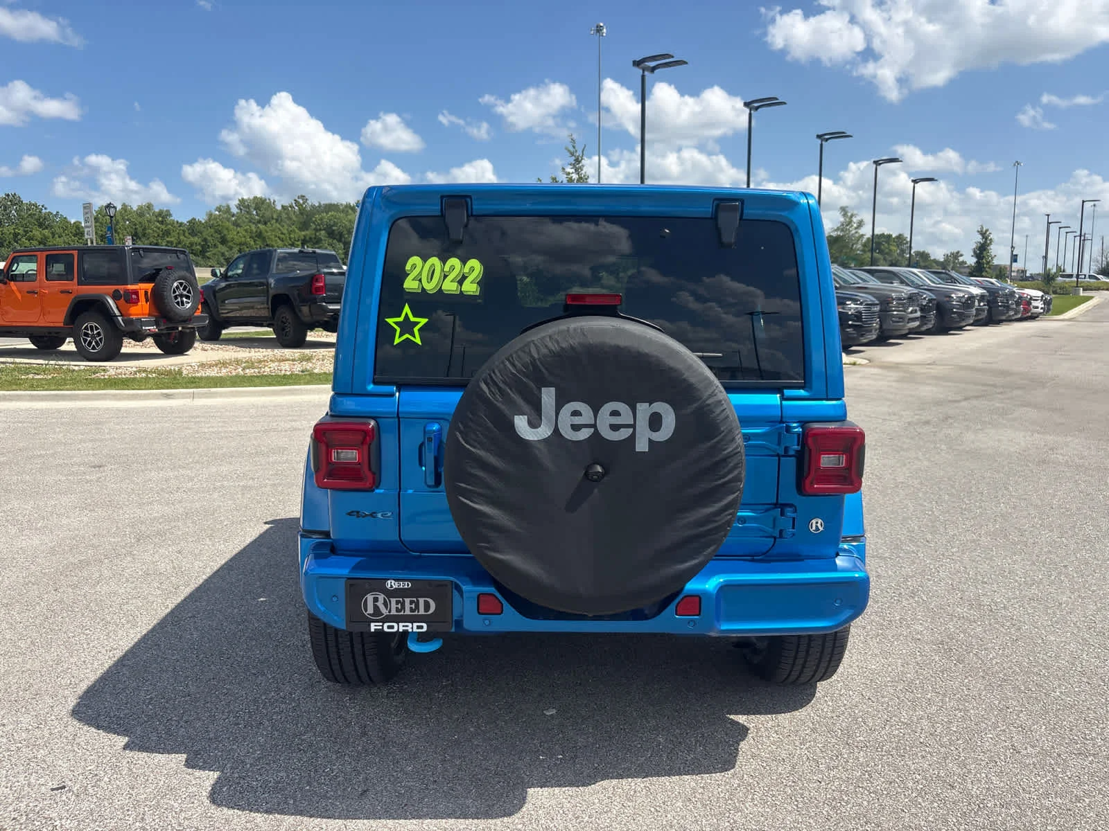 Used 2022 Hydro Blue Pearlcoat Jeep Unlimited Sahara High Altitude image 9