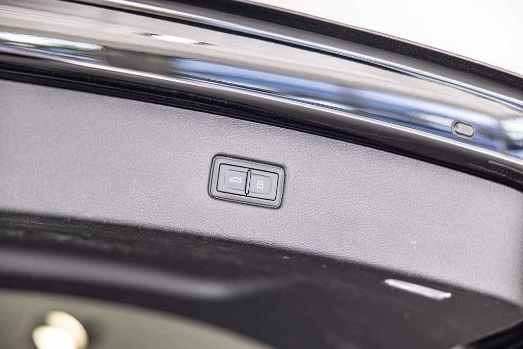 Used 2019 Black Audi 55 Premium image 17