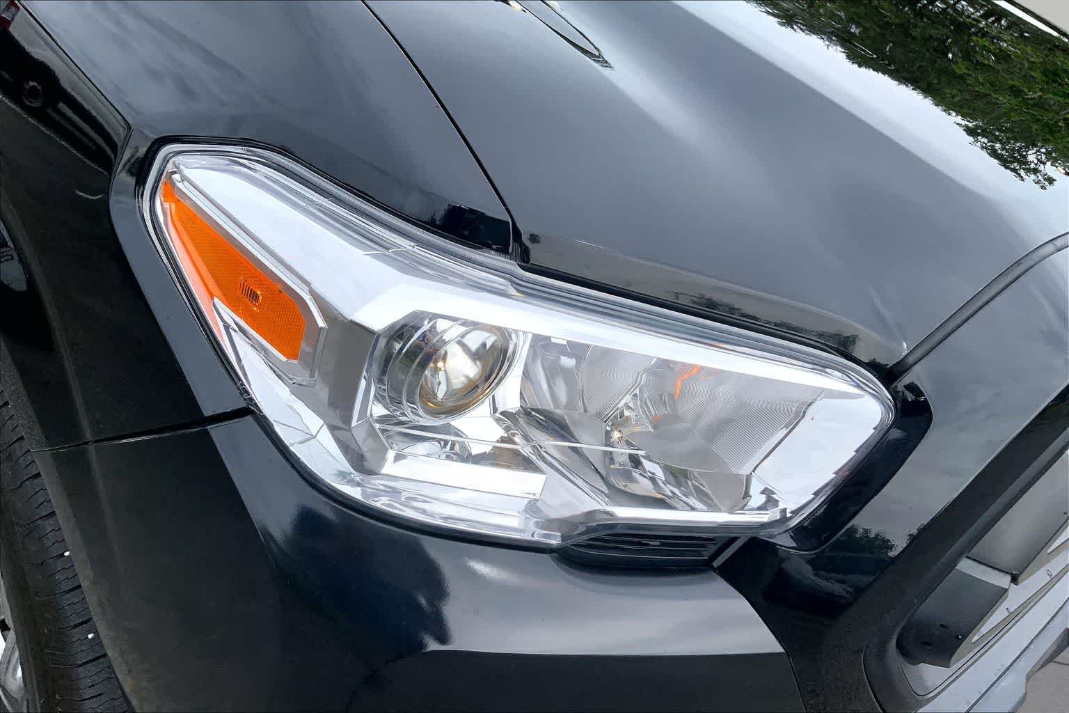 Used 2021 Midnight Black Metallic Toyota SR image 26