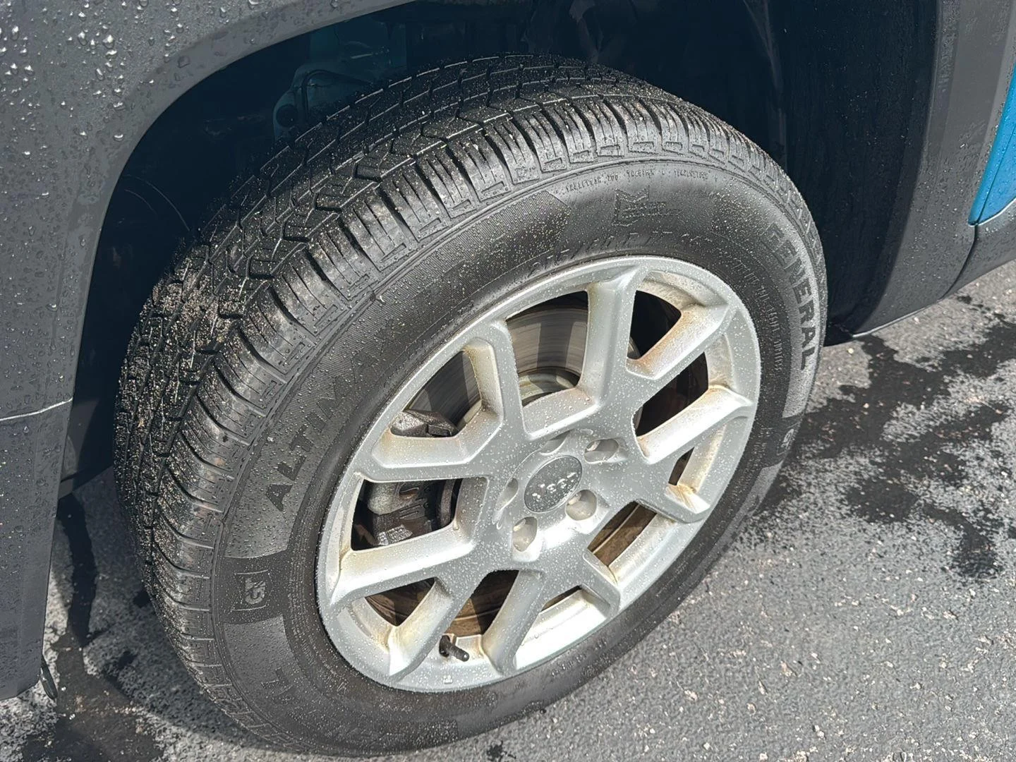 Used 2021  Jeep Latitude image 7