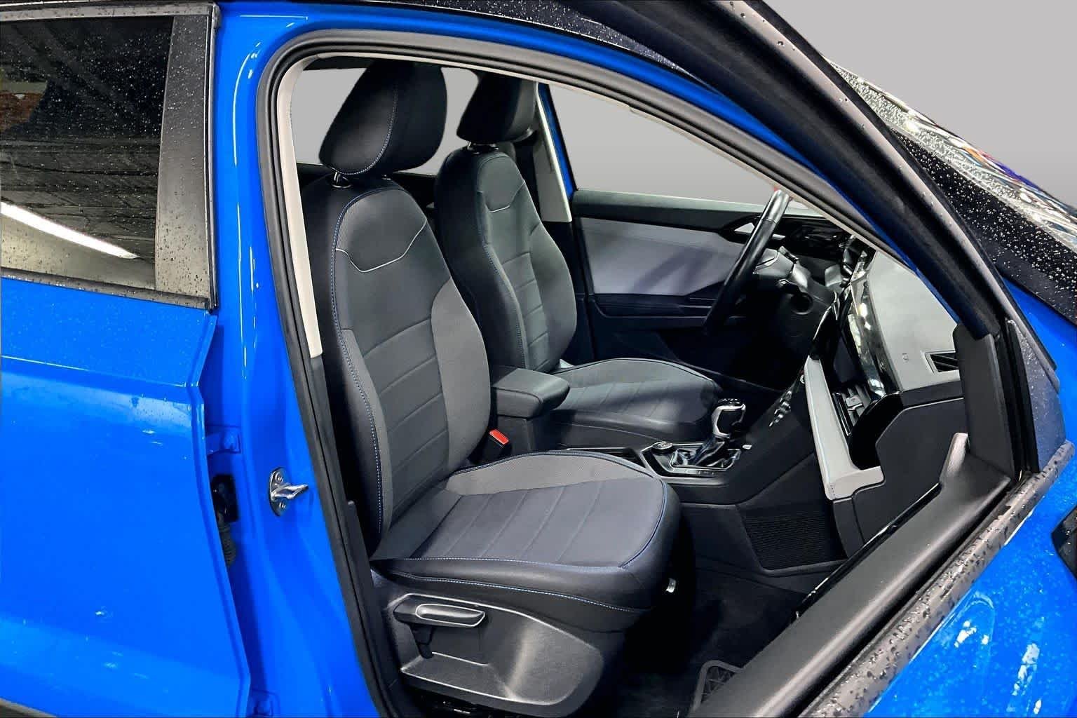 Used 2024 Cornflower Blue w/Deep Black Roof Volkswagen SE Black image 8
