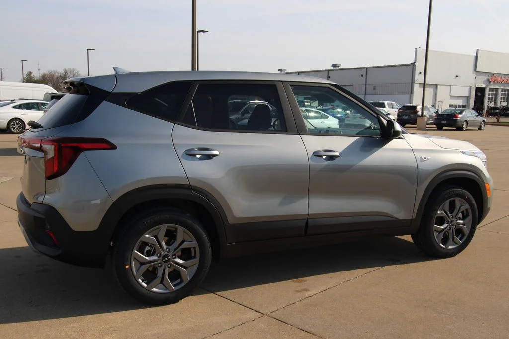 New 2026 Gray Kia LX image 5